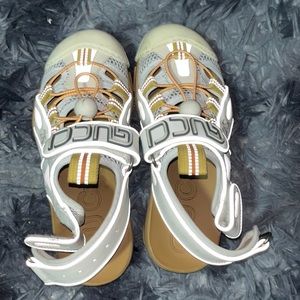 Like new size 5 wore 2 times gucci sandals